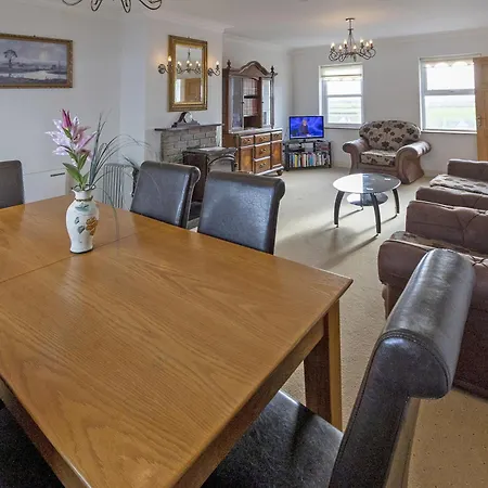Dom wakacyjny Matthews Sleeps 6 By Trident Homes
